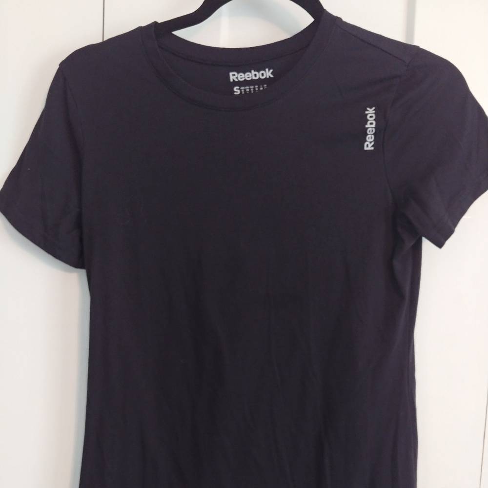Reebok black T-shirt
